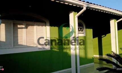 Ótima casa 3 dormitórios (1 suíte) para venda (mobiliada) no bairro Vila Cabana - Cananéia/SP