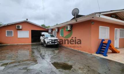 Casa com 4 dormitórios (2 suítes) mobiliada e equipada no Porto Cubatão - Cananéia/SP