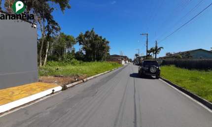 Terreno com 280 m² na Av. MIlitão Martins Simões bairro do Carijó - Cananéia / SP