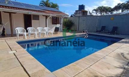 Excelente casa para venda no bairro Vila Cabana - 3 dormitórios - Piscina - Energia Solar - Em Cananéia/SP