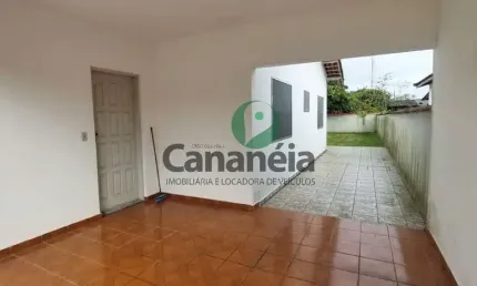 Casa para venda com 2 dormitórios (1 suíte) no Rocio - Cananéia/SP