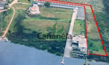 Área com 22 metros de frente para o mar de porto cubatão disponível para venda em cananéia, litoral sul de sp