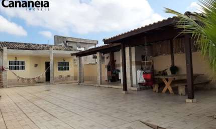 Casa com 2 suítes para venda - bairro Rocio - Cananéia/SP