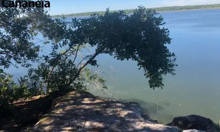 Terreno com frente para o mar no Parque Náutico (Agrossolar) - Cananéia - Litoral Sul de SP