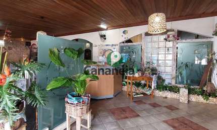 Restaurante tradicional e bem montado, para venda com prédio, na principal Avenida de Cananéia - Litoral Sul de SP
