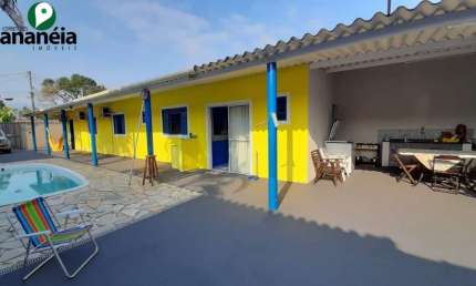 3 dormitórios com piscina para venda - prática e confortável para uso de veraneio - bairro Acaraú - Cananéia Litoral Sul de SP
