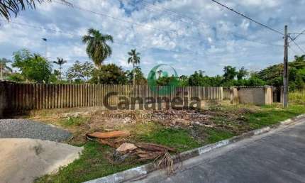 Amplo terreno com 880,00 m² no Jardim Candairó - Cananéia - Litoral Sul de SP