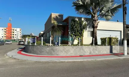 Casa com 4 dormitórios, 3 suítes, pedra branca, palhoça, sc