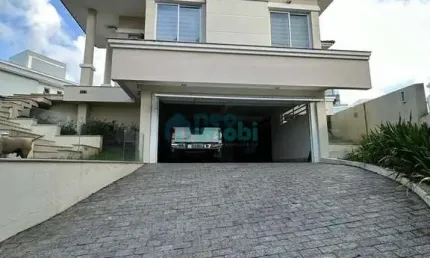 Casa triplex com 3 suítes, 245m², Pedra Branca, Palhoça, SC