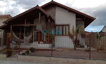 Casa com 3 dormitórios, 240m², Centro de Palhoça, SC