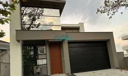 Casa com 3 suítes, 307m², Pedra Branca, Palhoça, SC