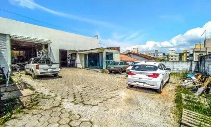 Galpão à Venda em Serraria, 187,50 m², São José, SC