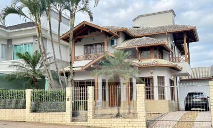 Casa com 4 quartos para alugar em Pedra Branca, Palhoça 