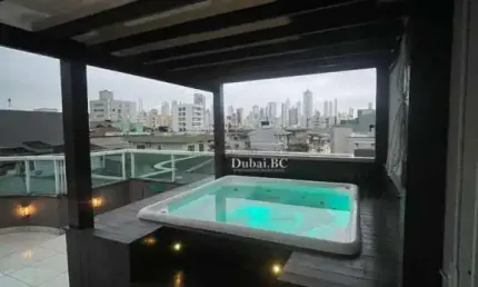 Casa Triplex para venda-400 m2 com linda vista para Cristo Luz em Nações - Balneário Camboriú - SC