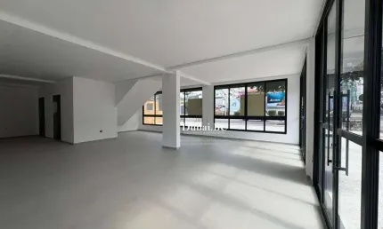 Sala comercial para locação com área privativa de 220m² em Balneário Camboriú
