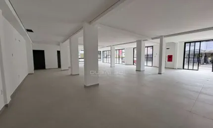 Sala comercial para alugar na Rua Tailândia, Nações, Balneário Camboriú