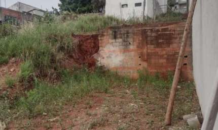 Terreno à venda no Jardim Imperial, Atibaia  por R$ 135.000