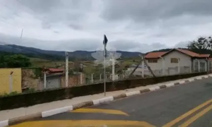 Terreno comercial à venda no Jardim Centenário, Atibaia  por R$ 230.000