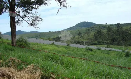 Terreno comercial à venda no Tanque, Atibaia  por R$ 1.350.000