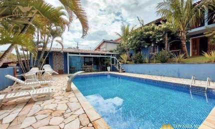 Linda Chácara com 4 dormitórios, Piscina, 2 Áreas Gourmet, Semi mobiliada e Pomar - Condomínio Vale do Atibaia I - Piracaia/SP