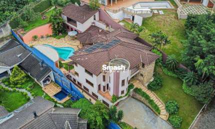 Maravilhosa Casa com 611m², sendo 7 suítes, Lareira, Salão de Jogos, Piscina, Churrasqueira, 10 vagas - Portal dos Gramados - Guarulhos/SP