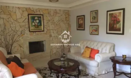 REF 3891. 3 dormitórios. 1 suíte. 4 vagas na garagem. Piscina. Jardim São Caetano - SCS