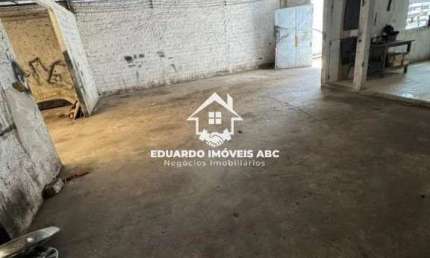 REF 10206- Galpão com 300 m². Banheiro. Ótima localização- Centro- São Bernardo do Campo