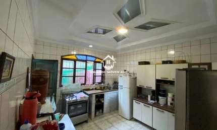 Casa (Casa Padrão) para Venda, 2 dorm(s), 1 suite(s), 4 vaga(s), 180 m²