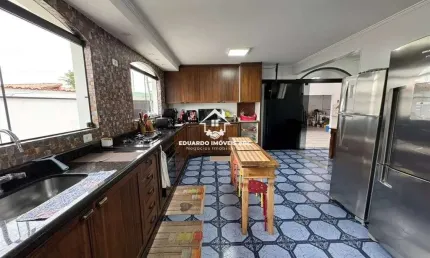 Casa (Casa Padrão) para Venda, 3 dorm(s), 3 suite(s), 5 vaga(s), 322 m²