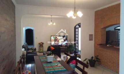 REF 3429. 4 dormitórios. 1 suíte. 4 vagas na garagem. Cozinha planejada. Jordanópolis - SBC. Excelente oportunidade!