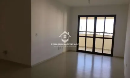 REF: 5170. 3 dormitórios. 2 vagas na garagem. Ótima localização.