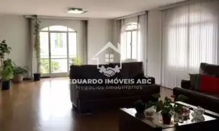 REF 6106. Apto  para Locação no bairro Centro. 5 dormitórios. 1 suíte. 3 vagas. Ótima localização.