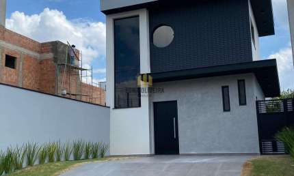 ALUGA-SE LINDA CASA SOBRADO - 3 DORMITÓRIOS COM SUÍTE - COND. RESERVA DA MATA