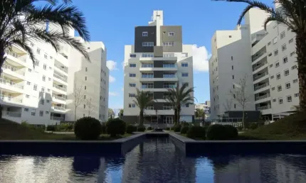Apartamento para Locação em Curitiba, Água Verde, 3 dormitórios, 3 suítes, 4 banheiros, 3 vagas