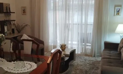 Ampla casa com 4 salas comerciais alugadas 10.000,00