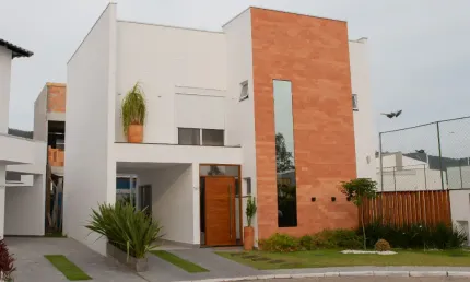 casas em condomínio fechado com infraestrutura completa