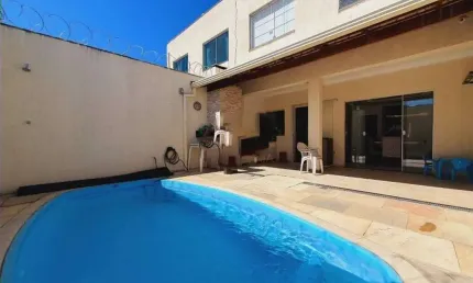 Casa para vender com 03 quartos e 01 suíte no bairro alvorada em contagem