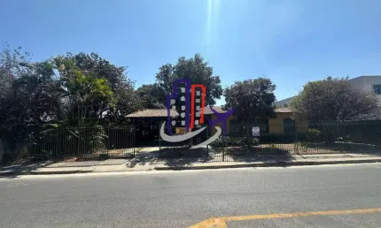 Casa para vender com 06 quartos 03 suítes no bairro centro em contagem