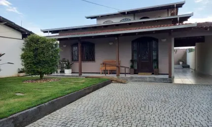 Casa com 3 quartos à venda na Rua Attilio Vinotti, 362, Boehmerwald, Joinville, 189 m2 por R$ 750.000