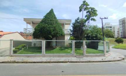 Casa com 4 quartos à venda na Rua Colômbia, 301, Floresta, Joinville, 214 m2 por R$ 1.200.000