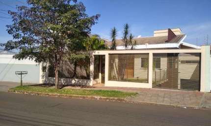 Casa com 4 quartos à venda na Rua Bruno Próspero Parolari, 78, Jardim dos Alpes I, Londrina