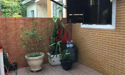 Casa com 3 quartos à venda na Rua Joaquim Campos, 67, Japuí, São Vicente por R$ 300.000