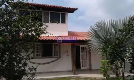 Casa em condomínio fechado com 2 quartos à venda na Rua Cinco, São José do Imbassaí, Maricá, 155 m2 por R$ 365.000