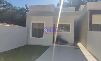 Casa com 2 quartos à venda na Rua Edmundo Estrela Gomes, Itapeba, Maricá, 69 m2 por R$ 380.000