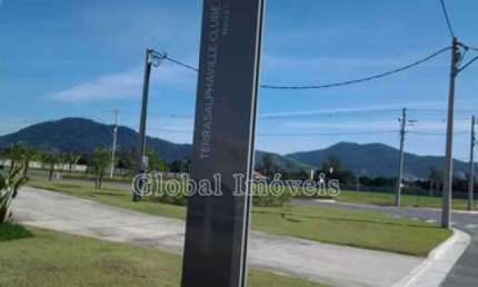 Terreno em condomínio fechado à venda na Rodovia Ernani do Amaral Peixoto, Inoã, Maricá, 363 m2 por R$ 245.000