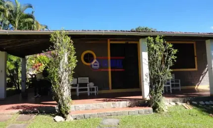 Casa com 3 quartos à venda na Avenida Braulino Venâncio da Costa, Balneário Bambuí (Ponta Negra), Maricá, 303 m2 por R$ 660.000