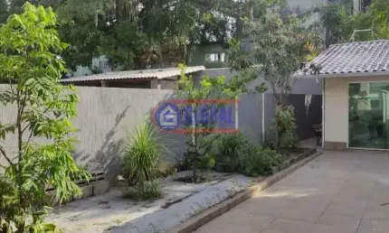 Casa em condomínio fechado com 2 quartos à venda na Rodovia Ernani do Amaral Peixoto, Inoã, Maricá por R$ 725.000