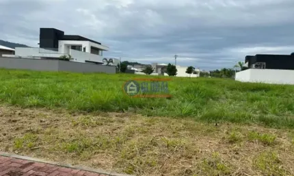 Terreno em condomínio fechado à venda na rodovia ernani do amaral peixoto, flamengo, maricá, 382 m2 por r$ 200.000