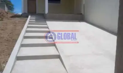 Casa com 2 quartos à venda na Rua Cento e Três, Cordeirinho, Maricá, 84 m2 por R$ 370.000
