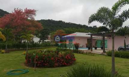 Casa em condomínio fechado com 3 quartos à venda na Estrada Vereador Oldemar Figueiredo, Ubatiba, Maricá, 250 m2 por R$ 1.290.000